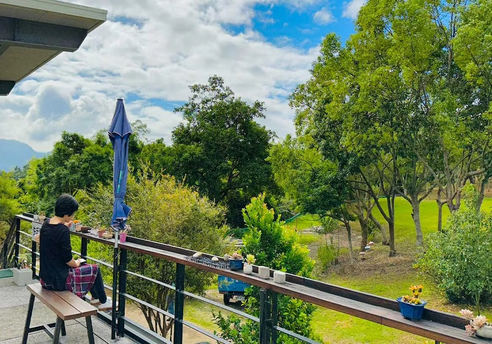 在山林美景間吃枝仔冰，台東鹿野「春一枝」從善意出發，在沁涼中嚐出暖暖情意